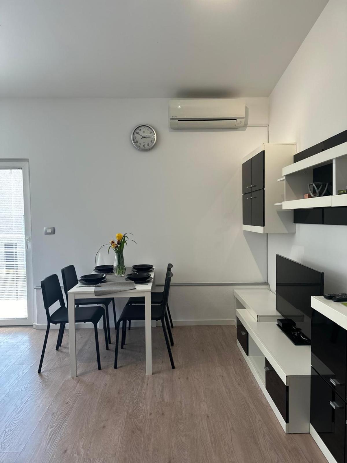 Apartment Stucin Віпава Екстер'єр фото