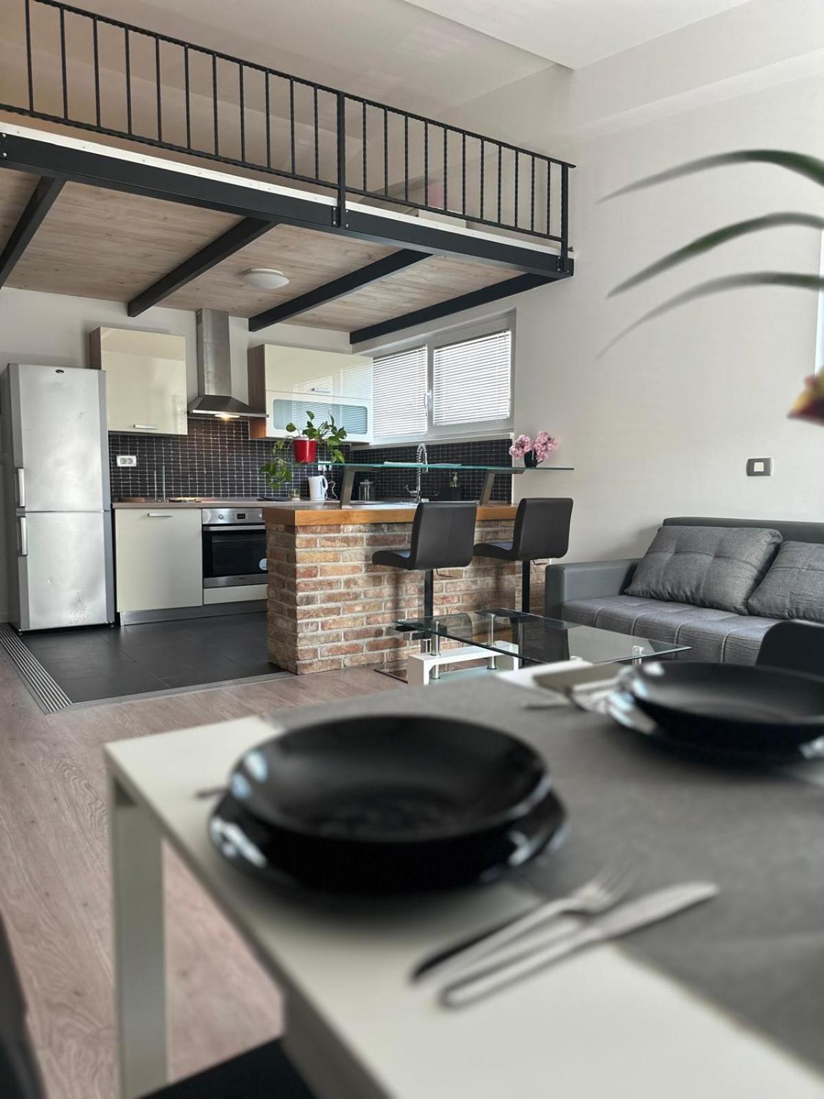 Apartment Stucin Віпава Екстер'єр фото